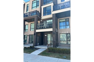 Gorgeous Cozy Contemporary Two Bedrooms And Rare Two Full Bathrooms With Deep Soaker Tubs In The Family Friendly Mount Pleasant Community.