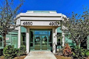 Welcome to luxury living in the heart of Central Erin Mills !