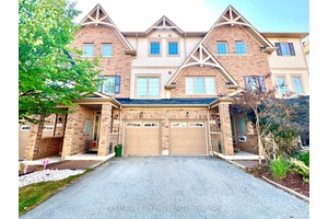 Bright and spacious 3 1 bedroom townhome in Blue Grass Meadows !
