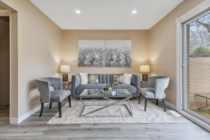 Welcome to 155 Boullee St a fully renovated, move in ready townhome in a central London location !