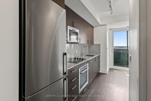 Welcome home ! This beautiful studio condo offers a bright and functional layout, freshly painted for a modern feel.