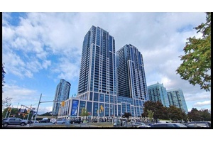 Waterfront Living At Its Finest !
