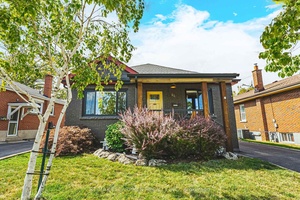 Charming 2 2 bedroom in sought after Rosedale, welcome to this beautifully updated bungalow !