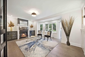 Midtown, Deer Park main level stunning apartment.