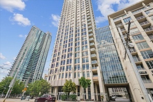 Welcome to West Harbour City in the Heart of the desirable Fort York neighbourhood !