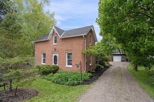 Just imagine having your address in Alton !
