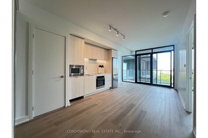 Brand new Spacious 2 Bedroom Den With Parking amp ; Locker !