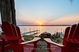 Lakeside Luxury Meets Beach House Bliss on Lake Dalrymple.