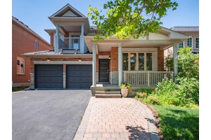 Live in Patterson one of Vaughan's most sought after family friendly communities !