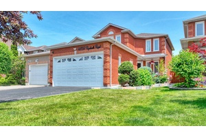 CHARMING 3 1 Br 4 Wr Home Nestled On A Quiet Street In The Highly Desired Erindale Community Prime Location Close To Top Rated Schools, Plazas, Malls, Parks, Transits, Hwys ...