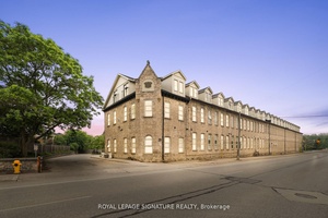 Discover unparalleled luxury in this stunning penthouse loft, offering a rare combination of soaring two storey ceilings and oversizedwindows that flood the space with natural sunlight while capturing breathtaking river ...