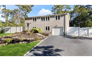 Welcome to 30 Bunny Lane in East Setauket, located in the highly sought after and award winning Three Village School District.