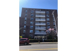 WELCOME HOME to your Beautifully renovate 3 bedroom sponsor unit at the Kimberly Gardens.