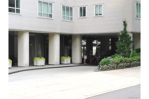 Welcome to Residence B1503 at the iconic Manhattan House a bright and spacious 2 bedroom, 2 bath home in one of the Upper East Side s most sought after full ...