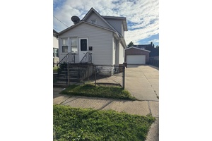 HUGE PROPERTY 60 BY 100 IN FLORAL PARK CENTRE IN NASSAU COUNTY BORDER OF QUEENS COUNTY AND NASSAU COUNTY, LOW TAXES FOR NASSAU COUNTY, PROPERTY IS NOT IN THE VILLAGE ...