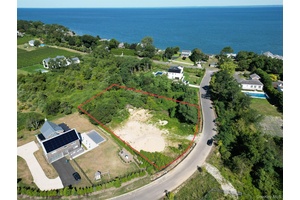 Luxury Builders Dream Lot and Ideal for a Land Buyer Who Wants to Build Their Dream Home in a World Class Location.