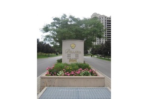 774 s. f. in Bellaria 2, close to major and convenience shopping, major transit hub and highways, entertainment, fine and casual dining.