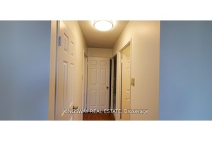 Gorgeous Spacious 2 Bedroom and Den with a cozy solarium !