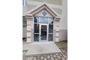 Live in the Heart of Downtown in the Trendy Beasley Neighbourhood !