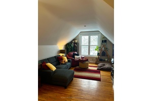 Welcome to this bright and spacious one bedroom unit, perfect for singles or couple seeking comfort, convenience and style.