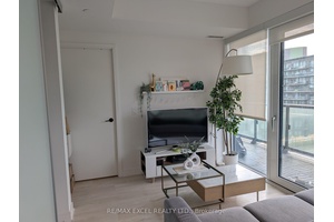 Beautiful 1 Bedroom Den with Rare Parking and Locker !
