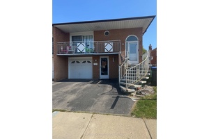 Excellent Oppertunity for first time buyers, and Investor, Beautiful and Spacious 5 Level on a very quiet Street, 3 large size Bedrooms with 2 bedrooms LEGAL Basement, large size family ...