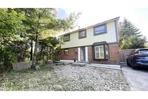 A well maintained Detached 3 bedroom home, located at one of Scarborough's most well connected communities.
