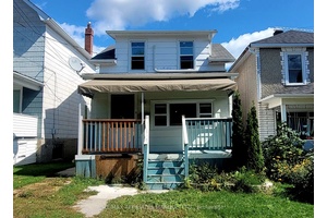 Discover your new home in the vibrant East End neighbourhood of Le Village.