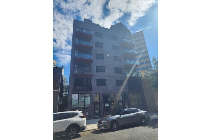 View of apartment building / complex