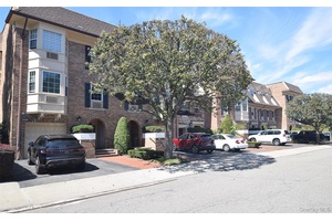 BAYBRIDGE LUXURY CONDO amp ; GATED COMMUNITY WITH RESORT STYLE LIVING, SIMPLEX, TOP FLOOR UNIT, MINT CONDITION, TOTALLY UPDATED 2 BEDROOMS, 2 BATHS, WITH GARAGE, WOOD FLOORS, BAY WINDOWS, IN ...