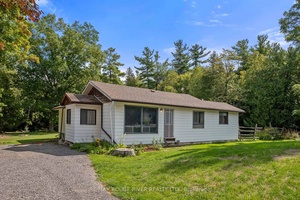Cozy living by Rice Lake !
