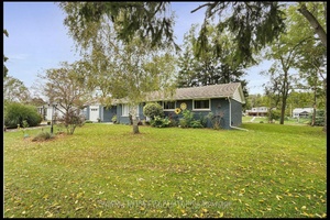 Welcome to your dream waterfront getaway in the charming beach town of Port Bruce !