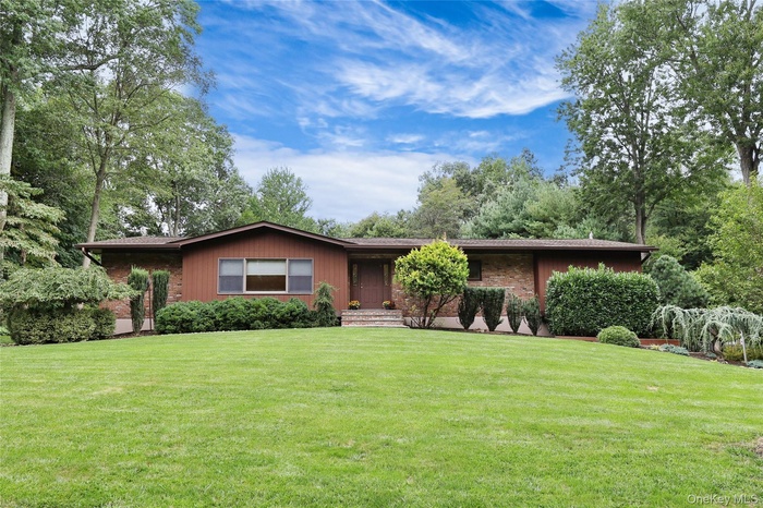 Sought-after West Nyack Ranch on gorgeous quiet street