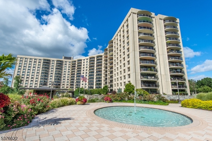 Claridge II Front View