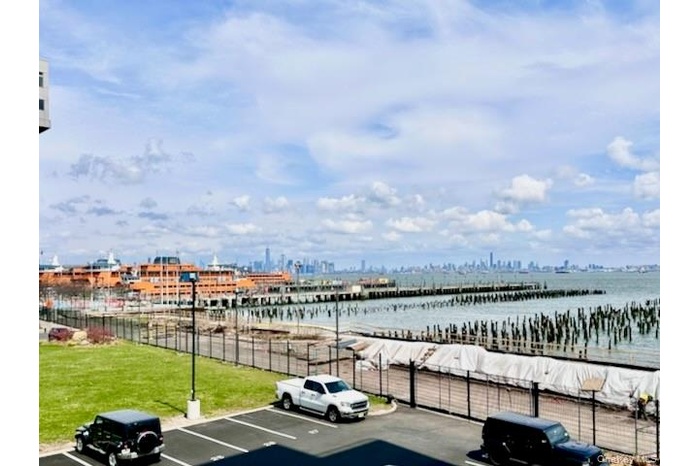 Water view with NYNC and Brooklyn skylines