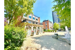 Stylish 2 Bedroom Den Townhome Nestled in the Vibrant Yonge amp ; Sheppard Neighbourhood !