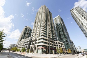 Welcome to this Bright amp ; Spacious 1 Bedroom Unit In Square One Area.