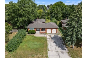 Welcome to 12727 Keele Street, a well maintained 4 level backsplit lovingly cared for by the original owner.