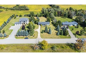 Welcome to STUNNING 18819 Kennedy Road !