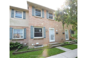 Updated 2 Storey Townhouse Near Fanshawe College !