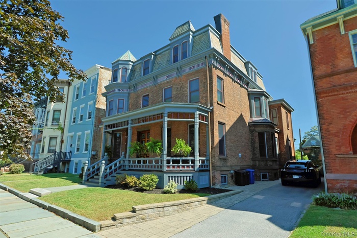 Historic 1884 2nd Empire Victorian w/3 car driveway & 50A electric car charging outlet in driveway