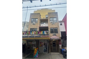 Huge 6 unit apartment building in the heart of Corona Queens.