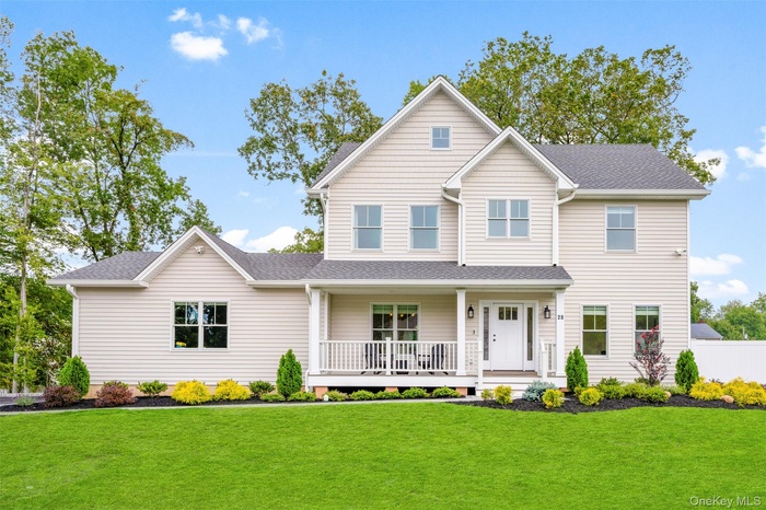 Welcome home to 28 Pvt Del Regno Court!