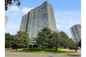 HIGHLIGHTS CORNER UNIT large apartment, with 24 hour security guards and gatehouse surveillance.