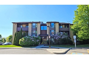Welcome to this delightful 815 sq.