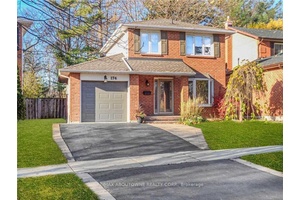 Superb Location ! ! ! Updated house !