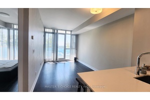 Luxurious Xpression 1 1 Condo Exceptionally Well Managed Sunny amp ; Bright Southern Exposure w Unobstructed View Overlooks Rooftop Garden 9 ft Smooth Ceiling Functional amp ; Fantastic Layout w ...
