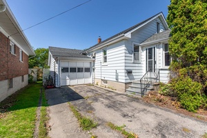 Located 1 1 2 blocks from down town Kincardine and the sandy shore of Lake Huron you will find 902 Huron Terrace.