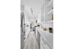 Beautifully Renovated, Sun Filled 3 Bedroom Home at 345 East 73rd Street, Residence 6C Welcome to Residence 6C at The Morad Diplomat an impeccably renovated, south facing 3 bedroom, 2 ...