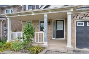 Welcome to this stunning, fully upgraded family home, perfectly situated in a sought after neighbourhood with no rear neighbours !